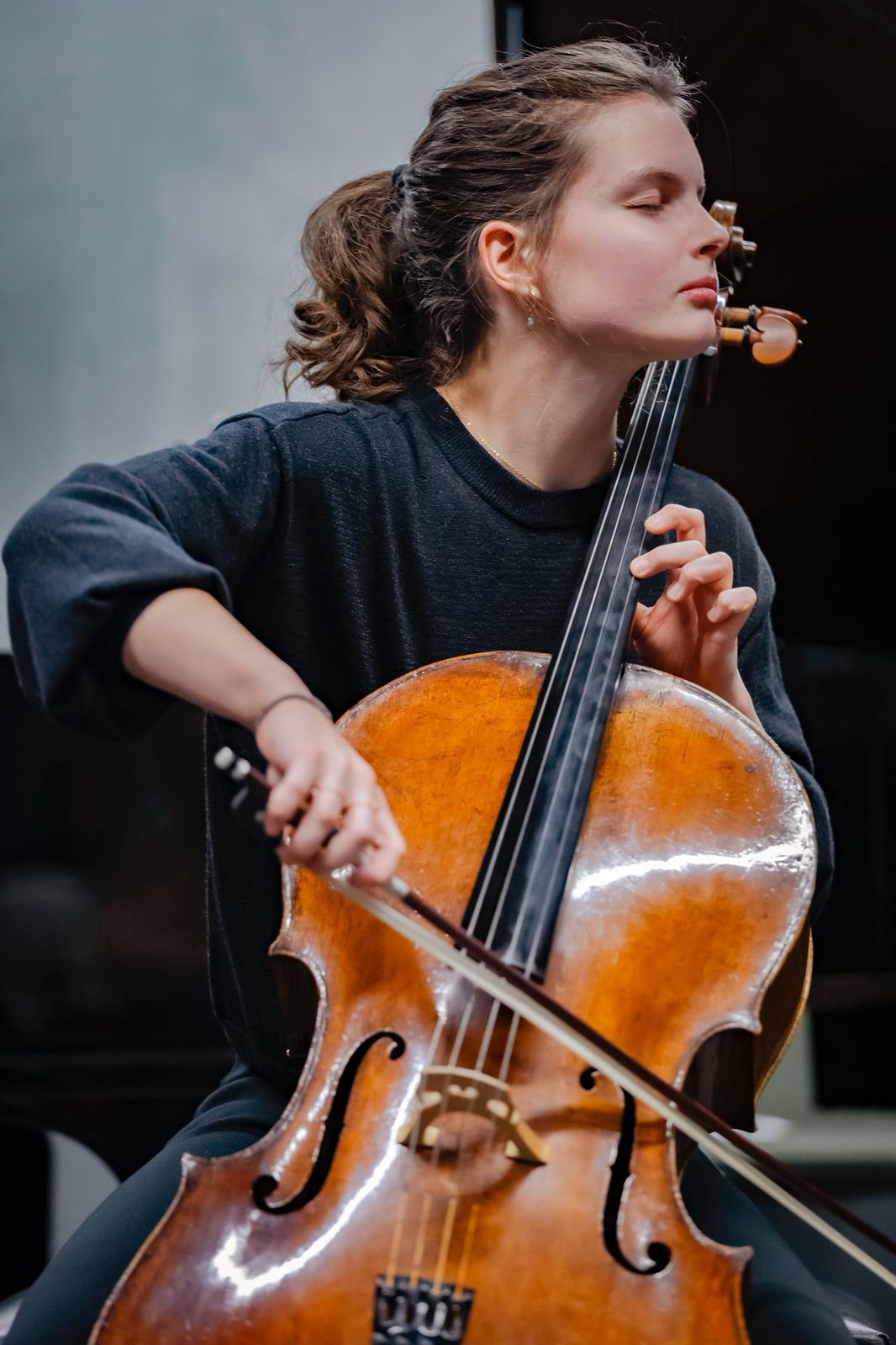 Die Cellistin Emilie Richter