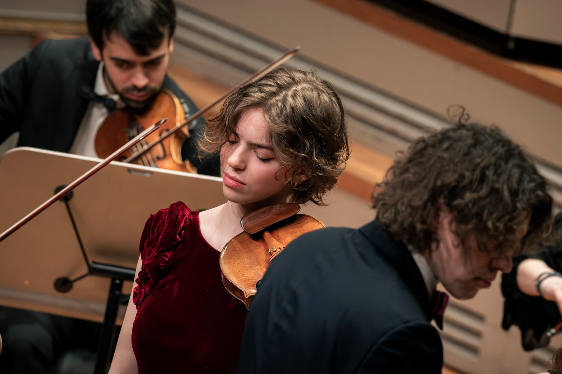 Soloist and strings in concert at the Tonhalle Zürich